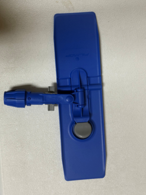 MicroCinch™ Mop Head Frame 16″ Blue | Tacy Medical, Inc.